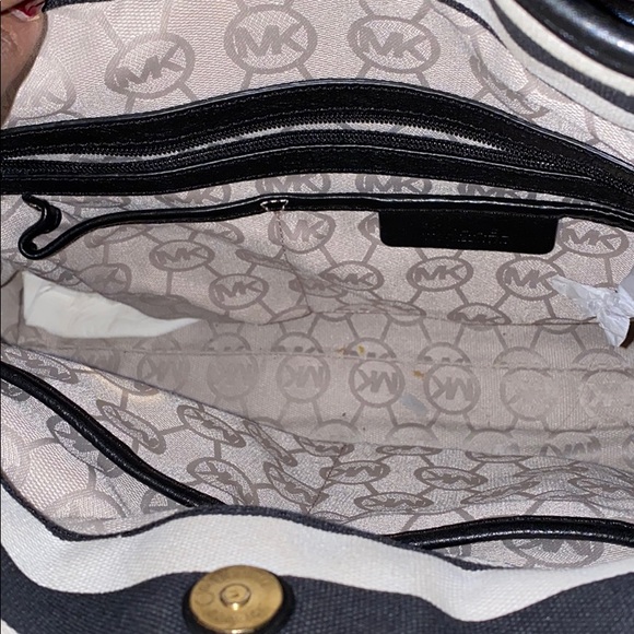 Purse - Picture 4 of 4